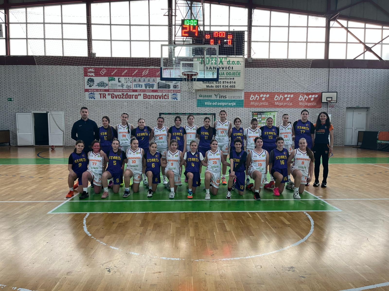 Pionirke KK STARTz i ŽKK RMU Banovići zajednička fotografija prije utakmice Lige mladih